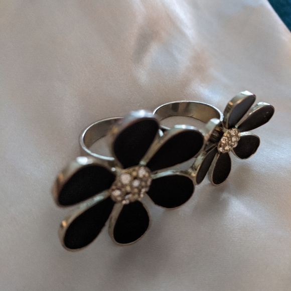 Vintage Double Floral Ring - Picture 3 of 10